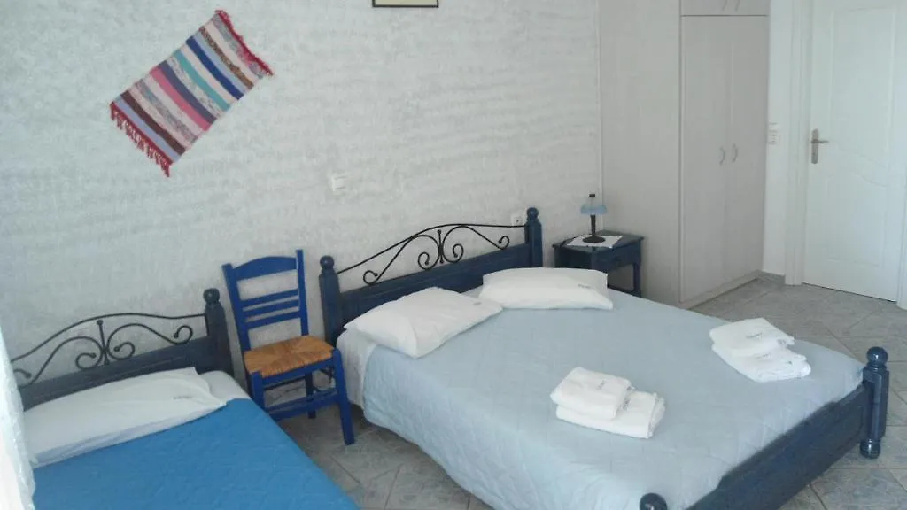 Sirines Aparthotel Vlachata